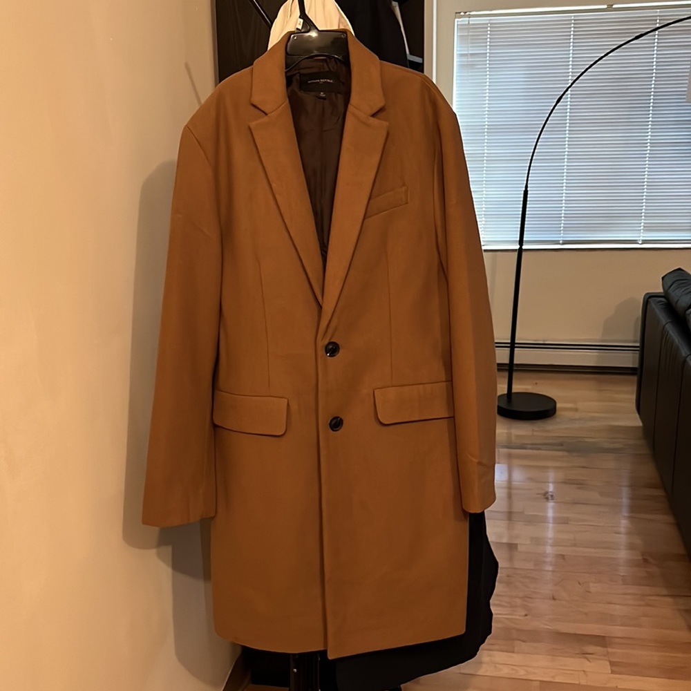 New without use Banana Republic wool top coat, camel color